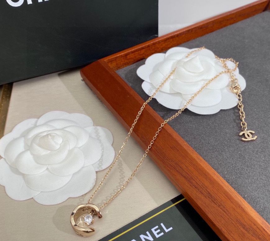 COCO CRUSH Necklace Moon Diamond New In Luxury Fine Jewelry Chain Necklace  For Womens Pendant K Gold Heart Designer Ladies Fashion With Packing Box  From Honeydream_jewelry, $42.22