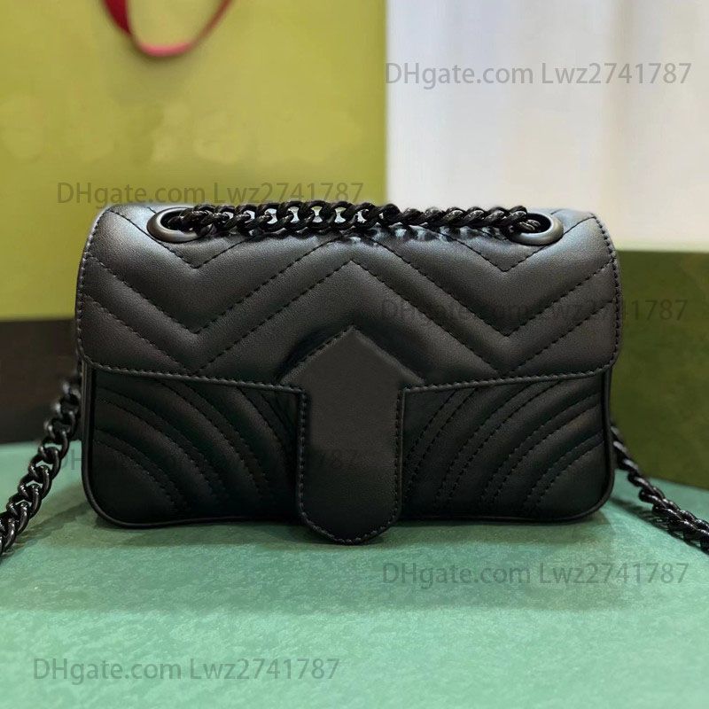 Negro de 22 cm con hardware negro