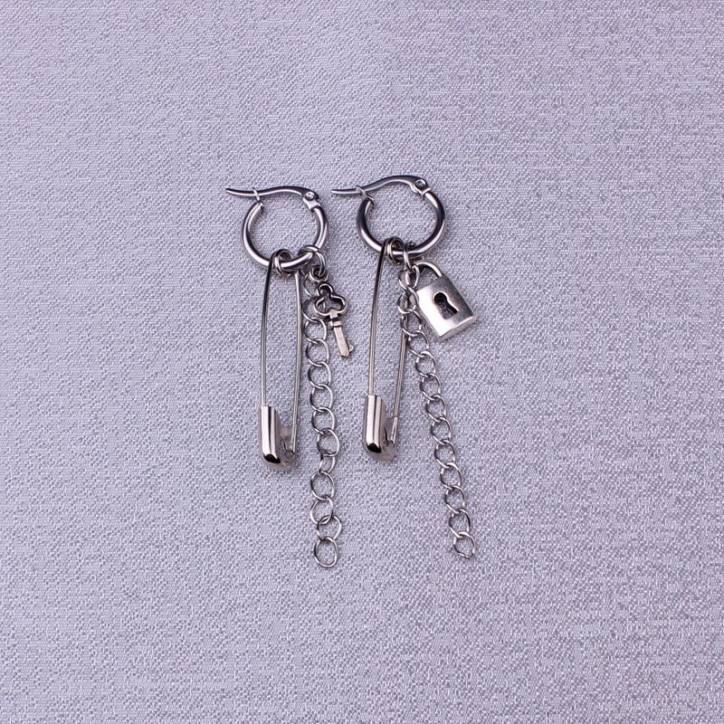 keylock pin tassel