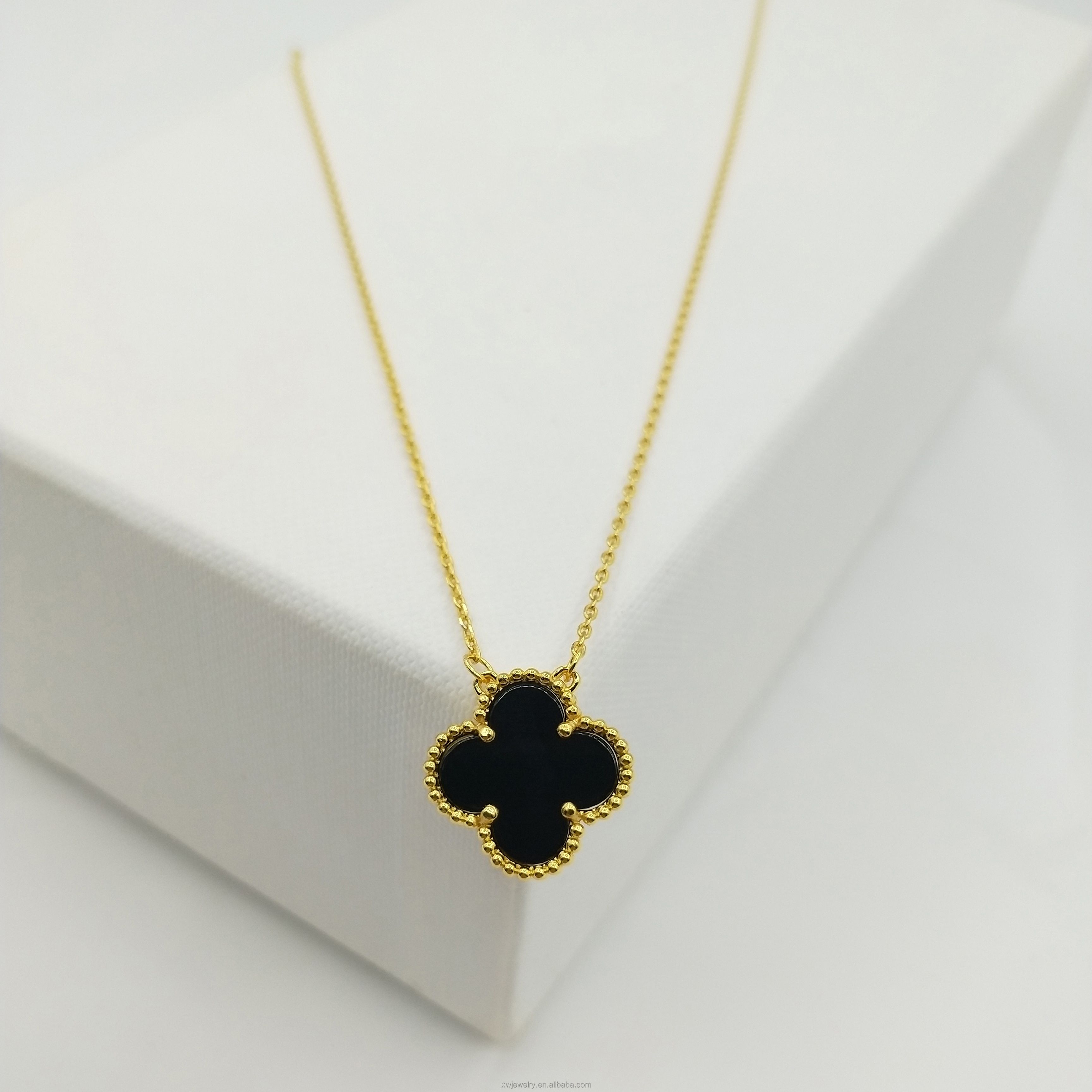 15 mm Clover Gold Black