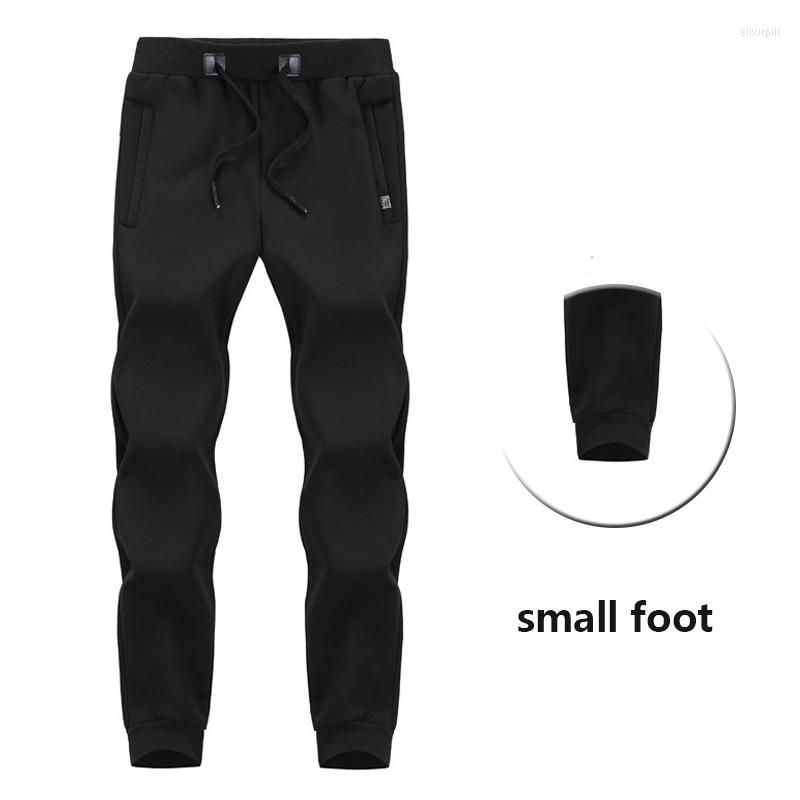 black(small foot)