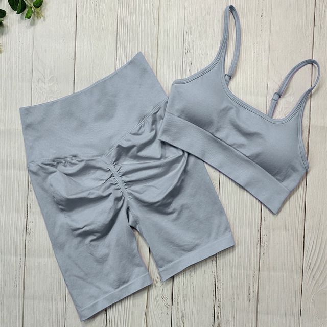 Ensemble gris