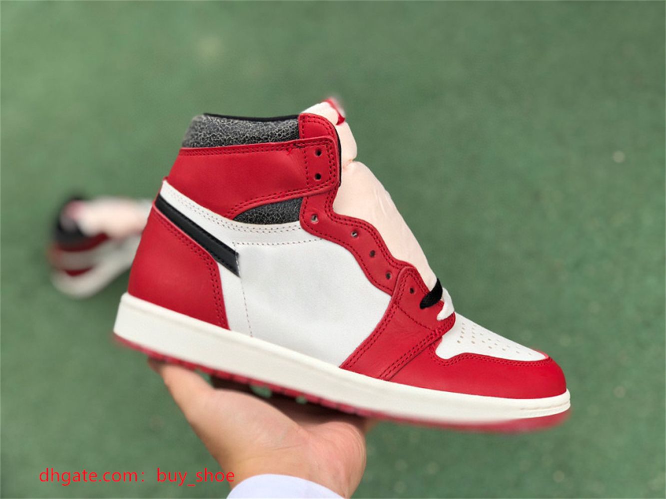 Get the Classic Look with the Best Jordan 1 Replica Sneakers on DHgate!