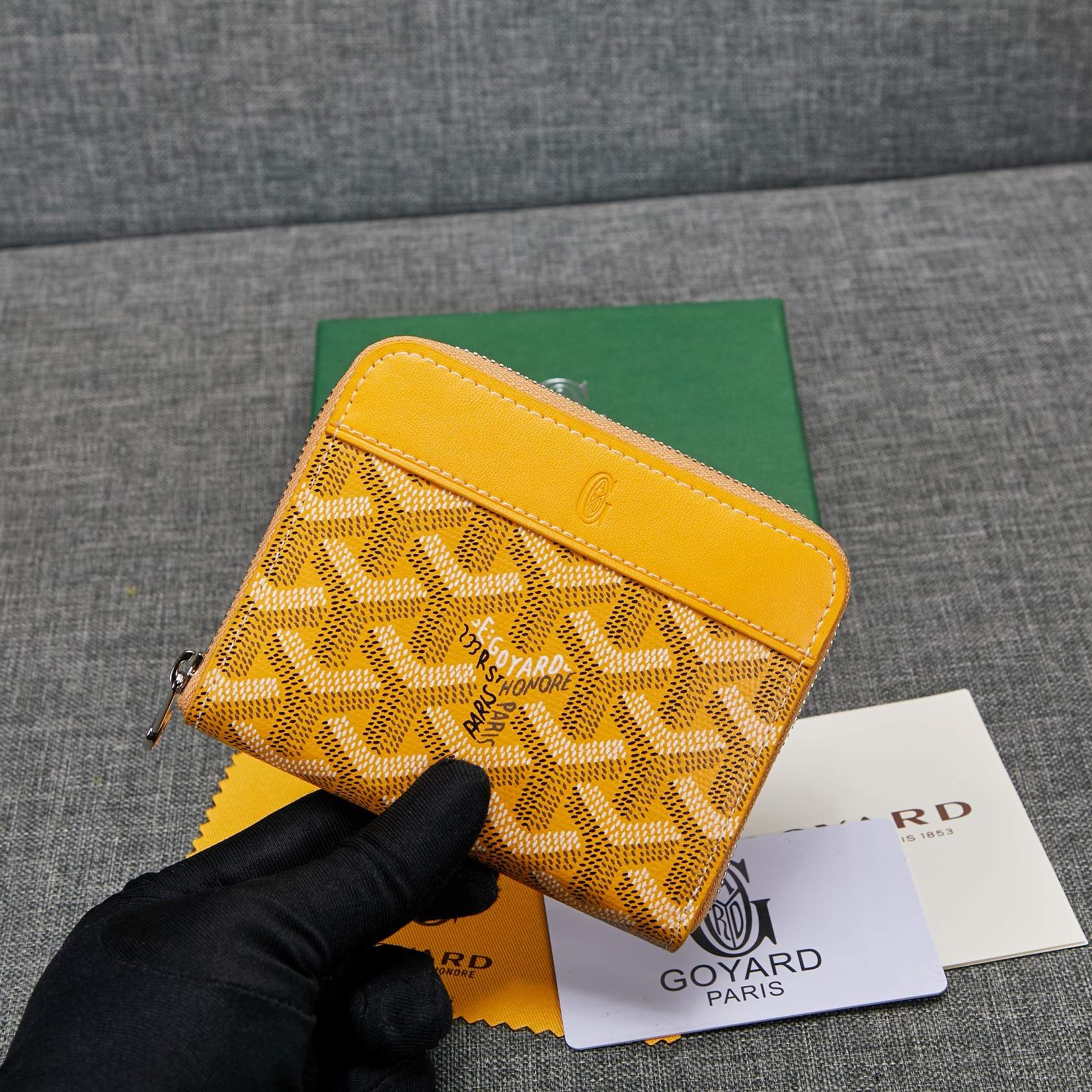 Gelbe Brieftasche
