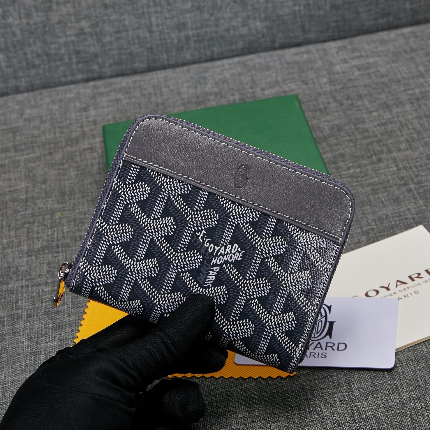 Graue Brieftasche