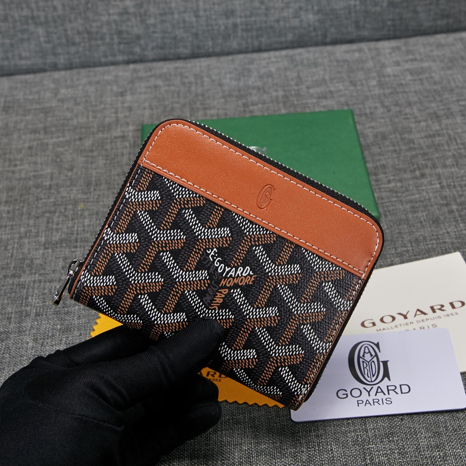 Schwarz -braune Brieftasche