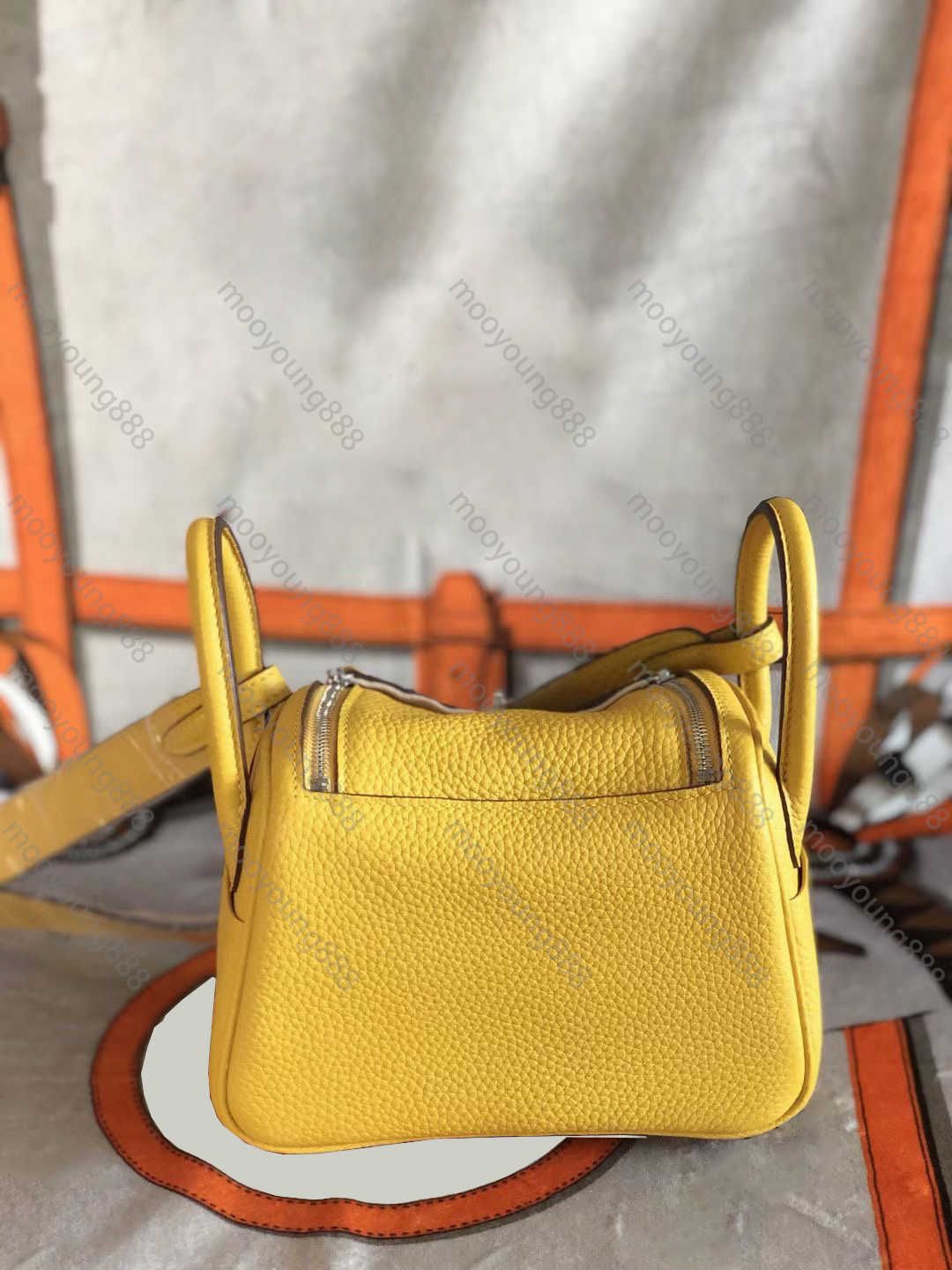 bolsa amarilla hecha a mano