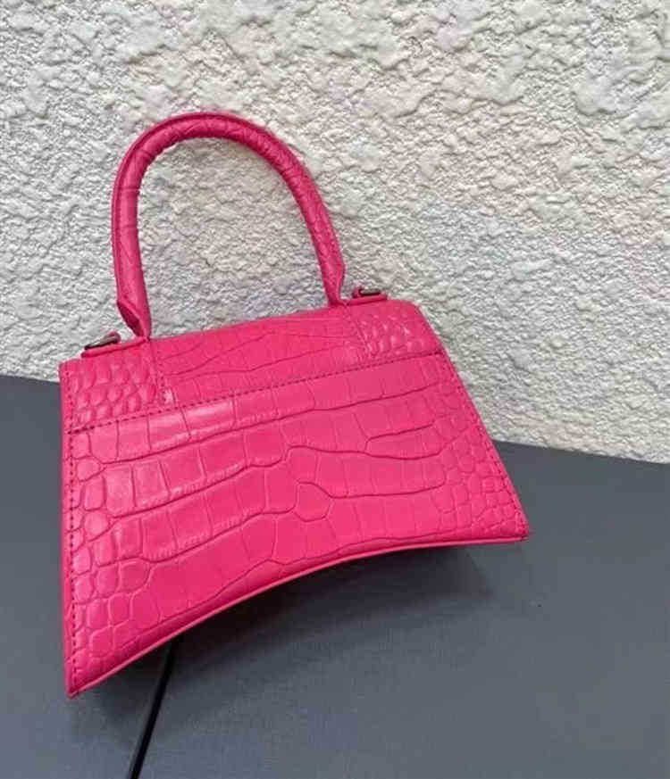 crocodile red