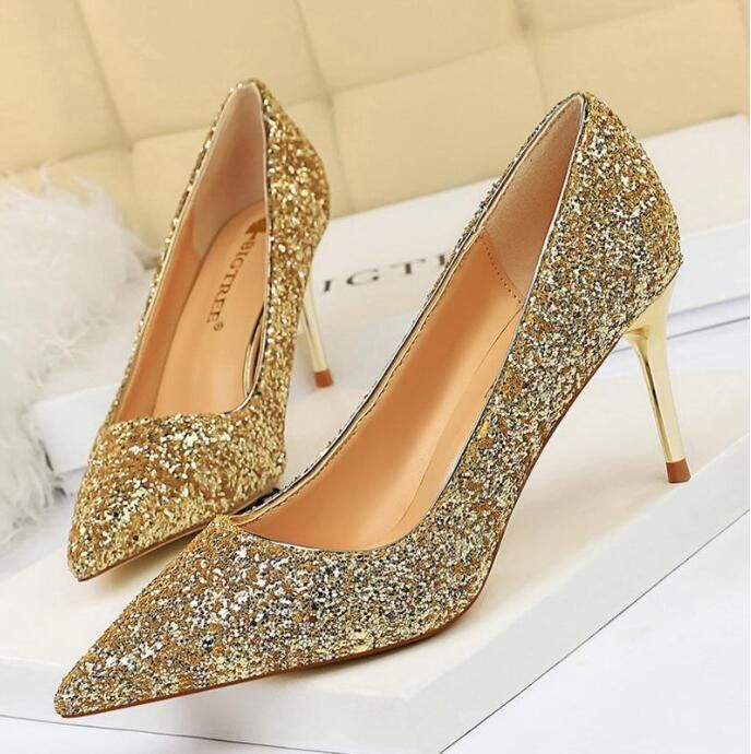 Tacones de oro de 7 cm