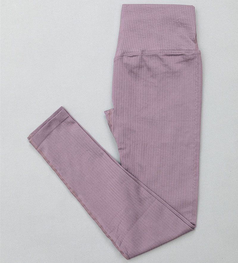 C7 (pantalon violet)