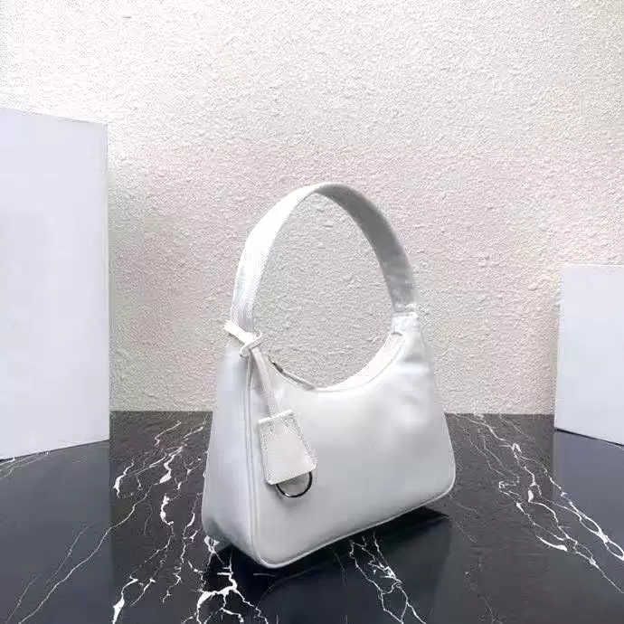 Canvas Hobo White