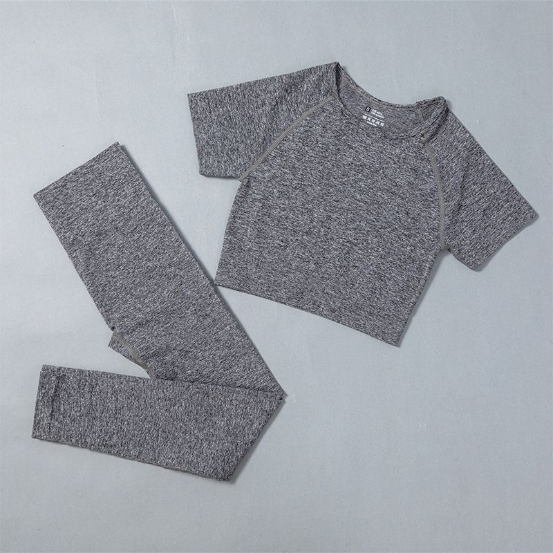 C22 (magliette grigie)