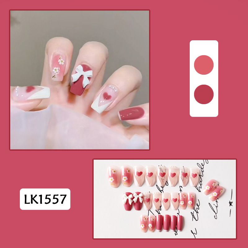 1557 ongles avec de la colle