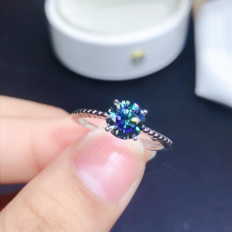 blaue Moissanite.