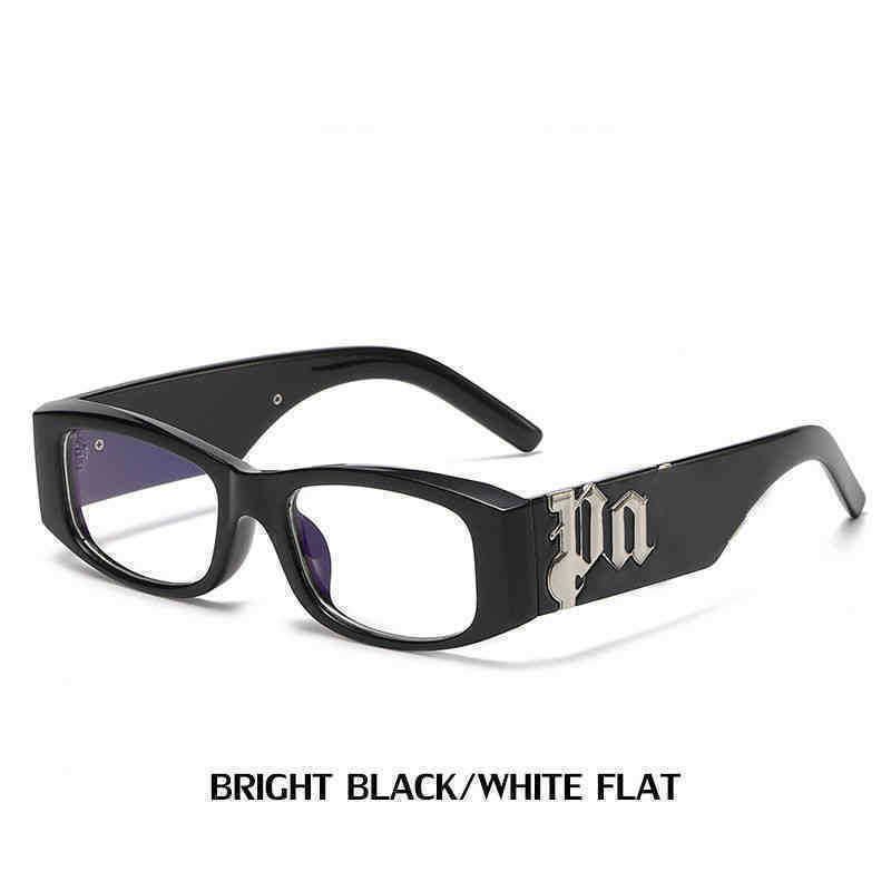 bright black / white flat