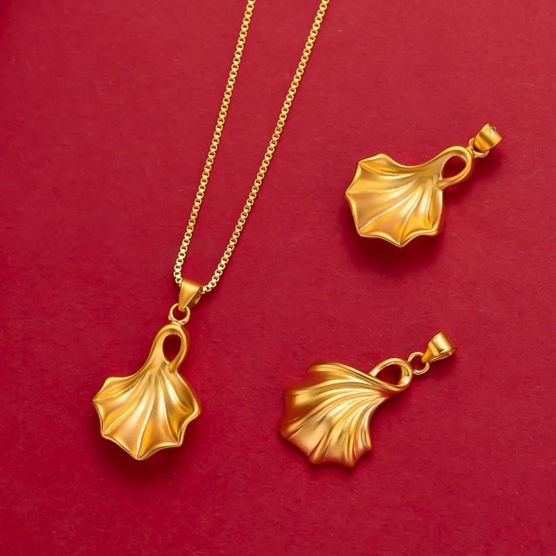 Leaf Pendant (without chain)