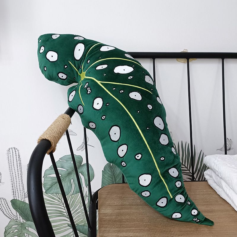 Leaf Pillow F