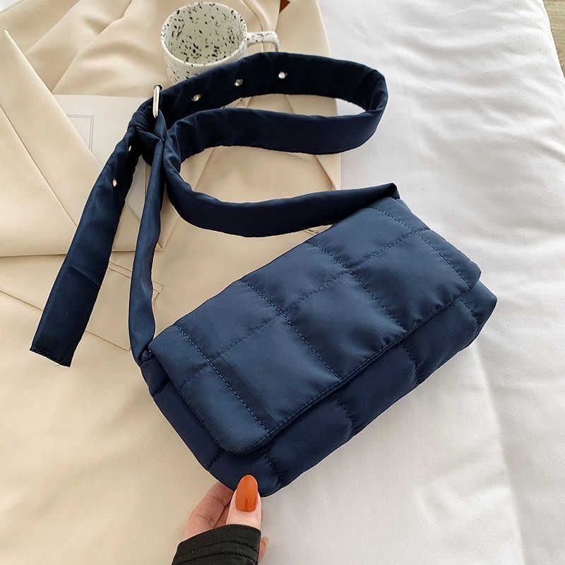 Navy blau