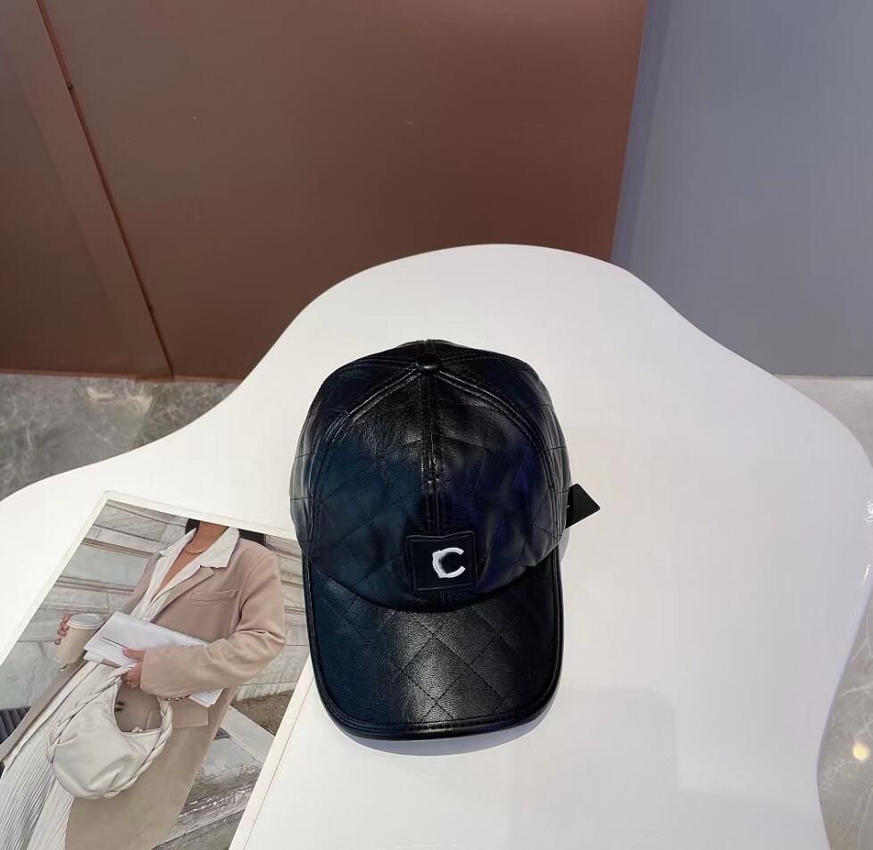 casquette à balle noire