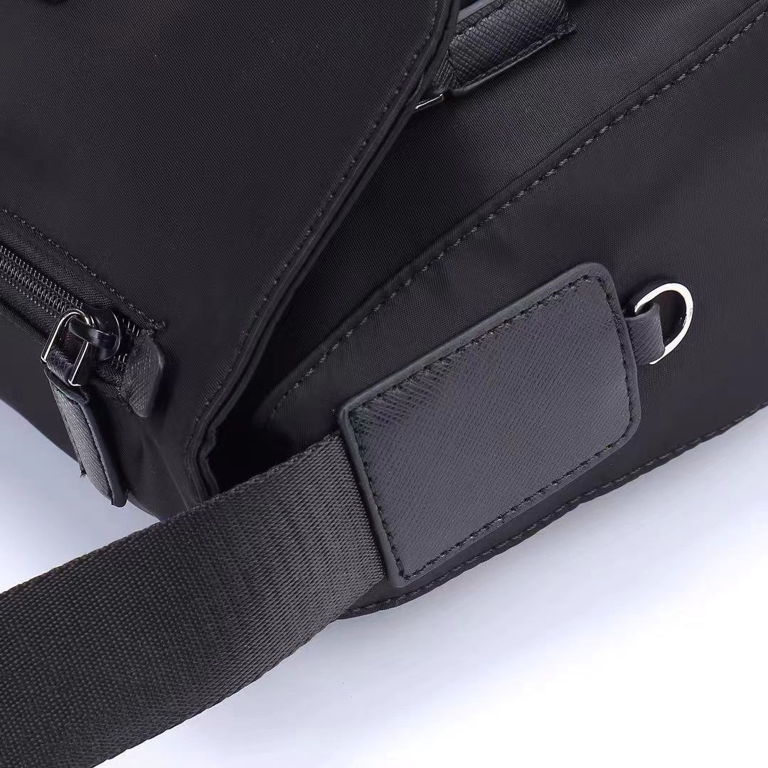 M30936 Duo Sling Bag Classic Backpack For Men Side Zipped Pocket Mens  Designer Crossbody With Removable Zipped Coins Pouch Luxurys Shoulder Bags  Dhgate From Bagdesigner2022, $63.33