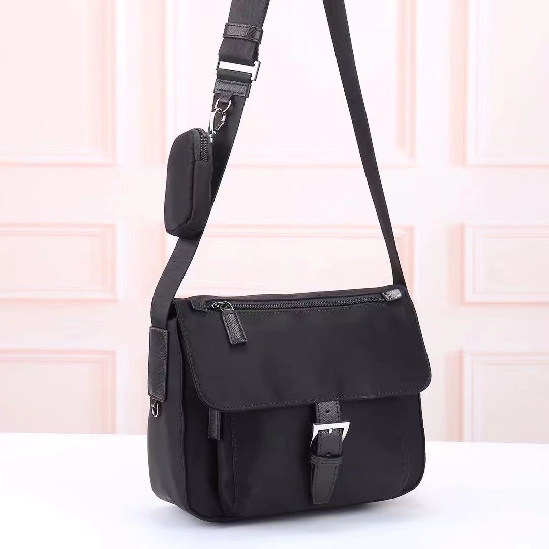 M30936 Duo Sling Bag Classic Backpack For Men Side Zipped Pocket Mens  Designer Crossbody With Removable Zipped Coins Pouch Luxurys Shoulder Bags  Dhgate From Bagdesigner2022, $63.33