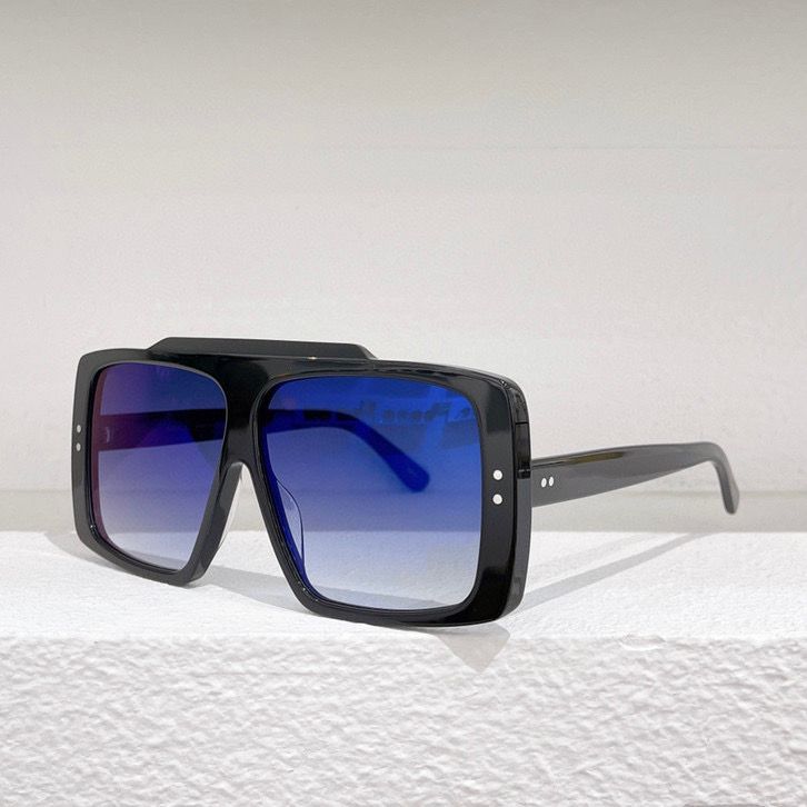 black frame Gradient blue lens