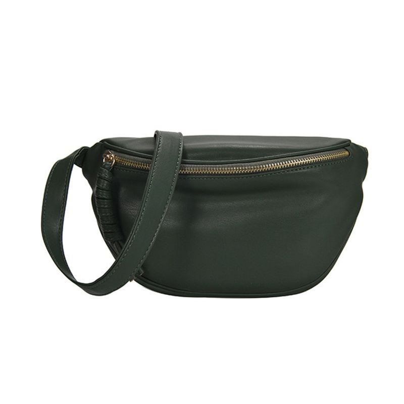 uma bolsa de cintura verde