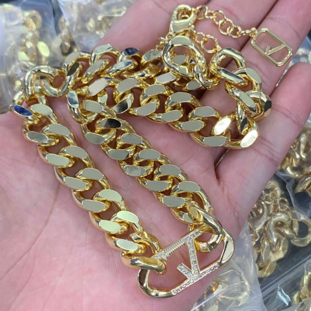 05-40 Necklacev