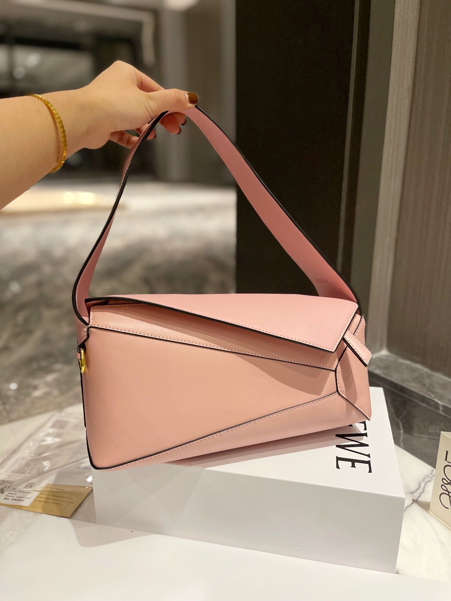 8#146590 حجم 29x12cm