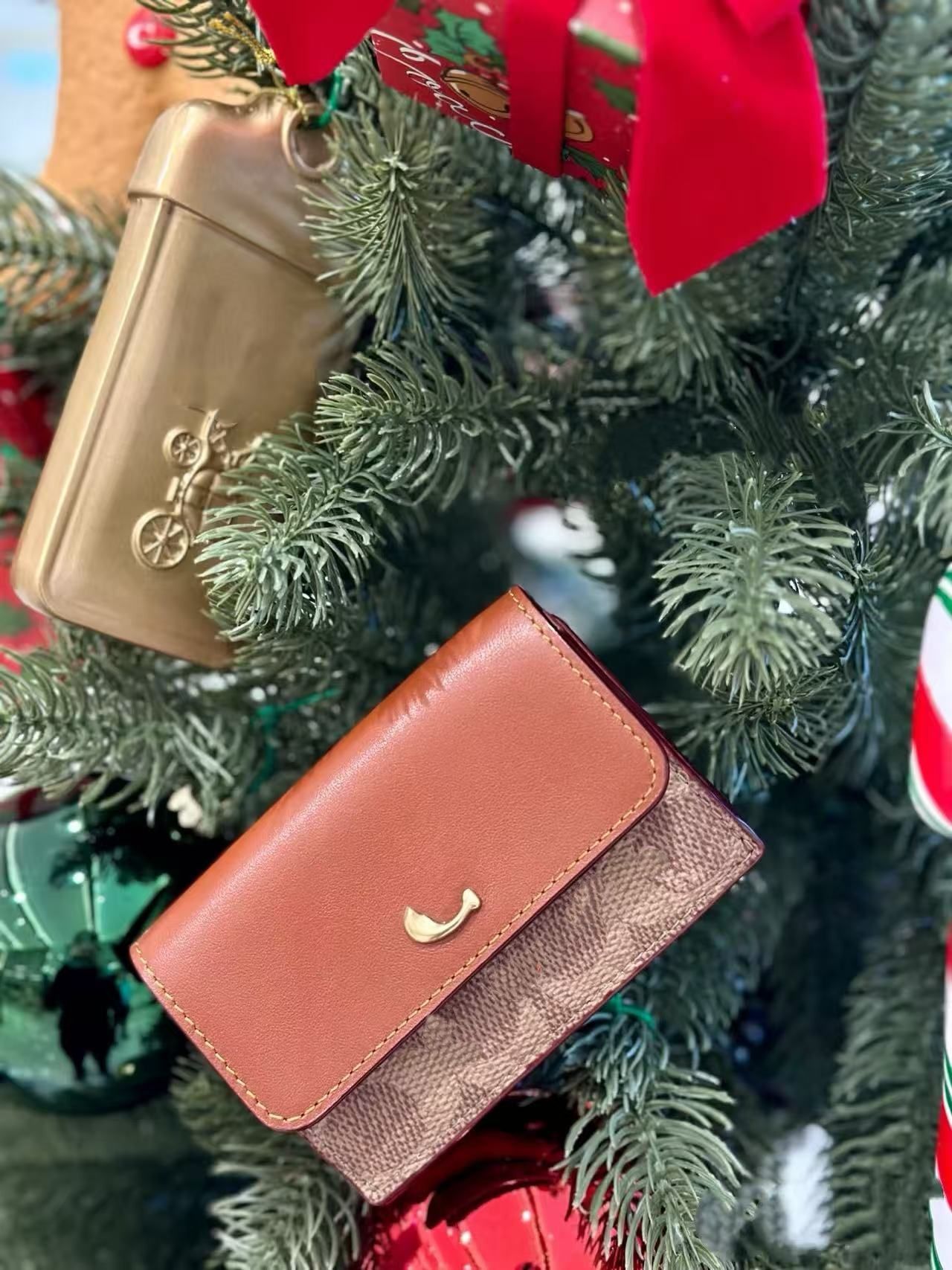 Top Quality Tri Fold Blocto Wallet With Designer... From Gingermilkk, &Price; | DHgate.Com - Image 3