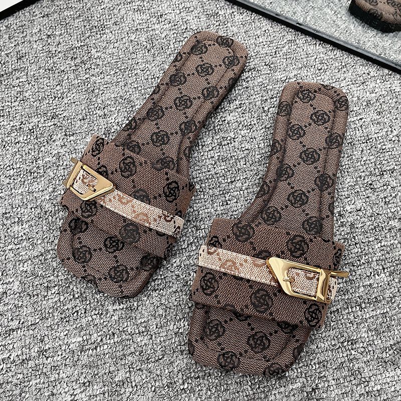 Free Shipping 2026 Summer New Design Large Size Printed Women Fashion Versatile Casual Flat Single Strap Metal Buckle_voghion.com