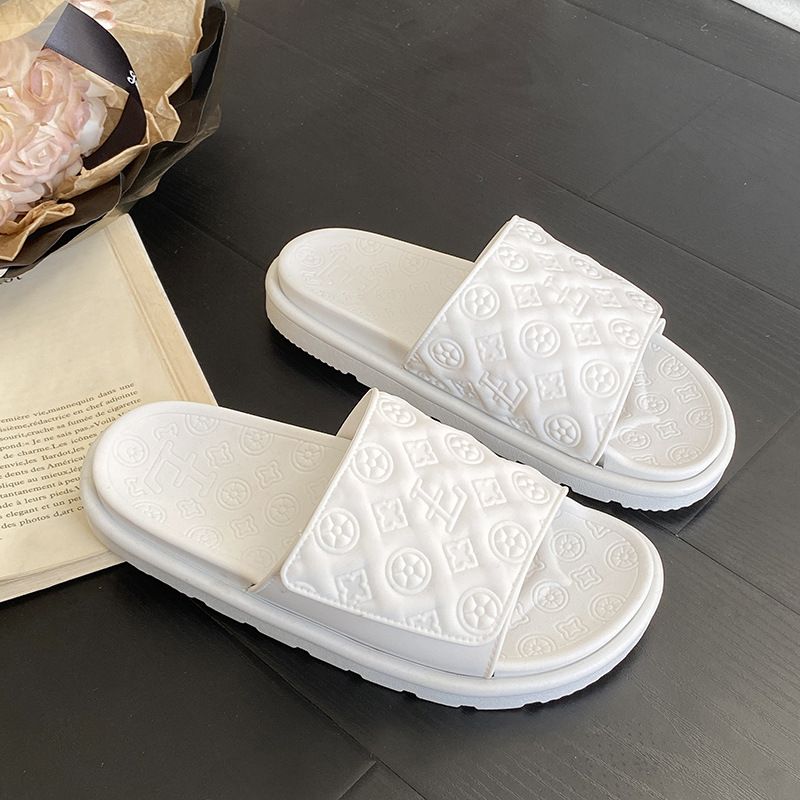 Bestselling 2026 Summer New Design Couple's Versatile Beach Fashionable Embossed Casual Thick Soft Bottom Outerwear_voghion.com