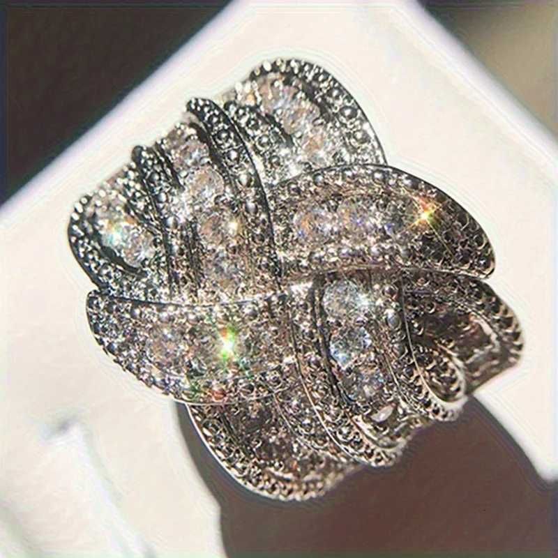 New Fashion Multi Layered Cross Finger Ring With Dazzling Zircon Daily Wear Statement Rings For Women Party Jewelry_voghion.com