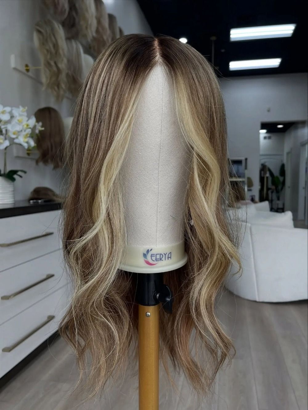 Brown Highlight Ombre Blonde Wig Dark Root Body Wave Human detail view 1