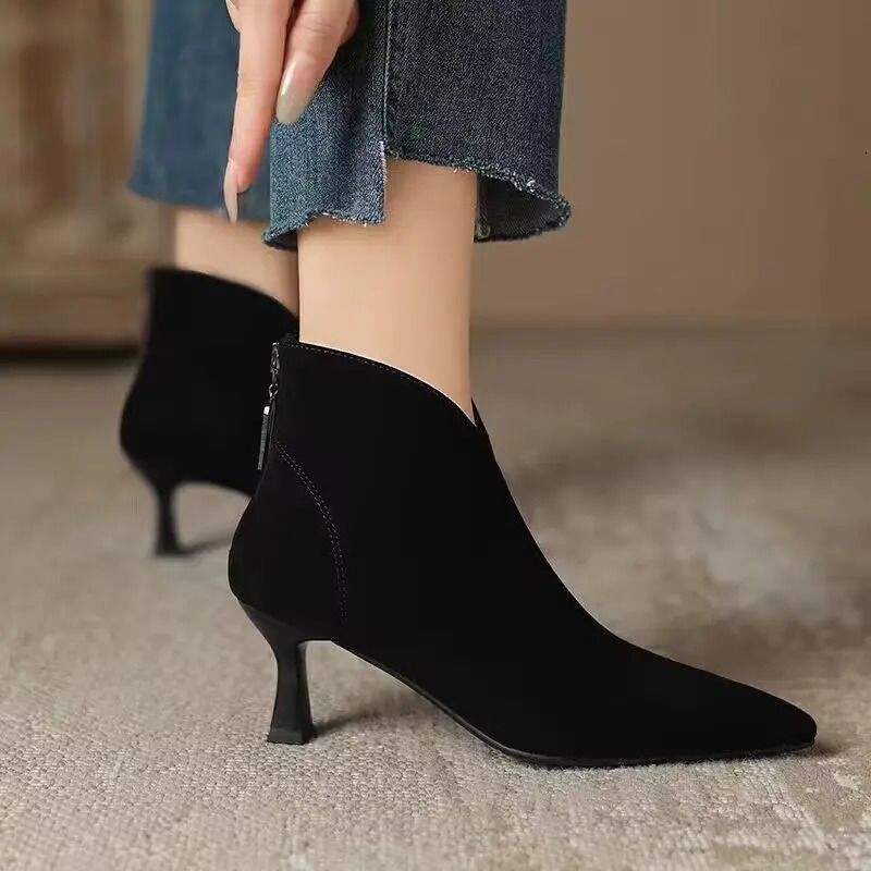 Suède pumps met hoge hakken voor op kantoor, modieuze stilettohakken voor dames, basic pump 250703_voghion.com