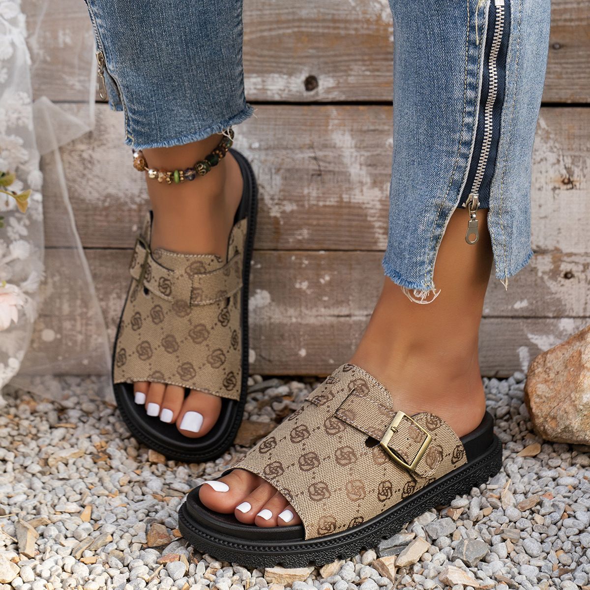 Kostenloser Versand! Neue Designer-Slipper für Damen – flache Sandalen, modische Sommer-Sandalen mit Schnalle._voghion.com