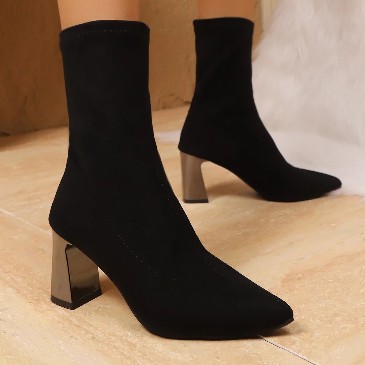 Strickstrümpfe aus Stretchmaterial für Damen, niedrige Absätze, kurze Stiefeletten mit spitzer Zehenpartie, Größe 43, 251113_voghion.com