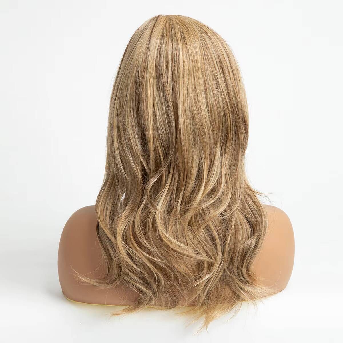 Wholesale Premium Futura Heat Resistant Fiber Natural Wavy Blonde detail view 3