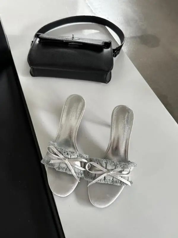 Butterfly Knot Shoes Slippers Women Summer Slides Pantofle Low Thin Heels Rubber Flip Flops Heeled Mules Hawaiian High_voghion.com