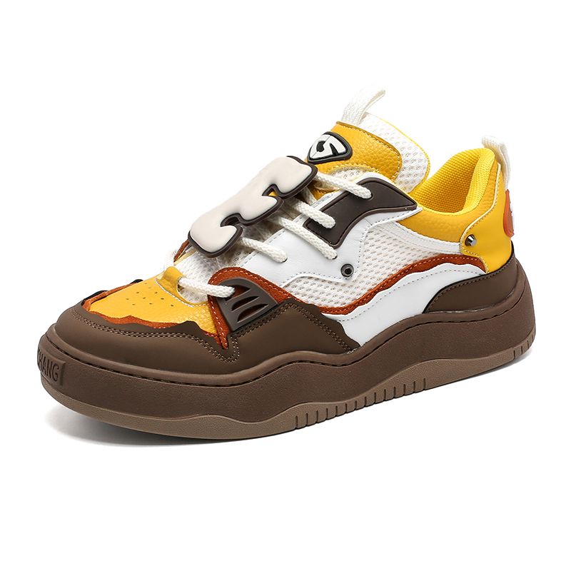 Kahverengi spor ayakkabı