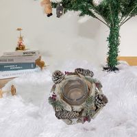 Weihnachtsdekorationen Weihnachten Kiefernkranz Kerzen- und Dekoration Schaufenster Tabletop Dekoration Romantischer Tisch Amerikanischer Stil Glasscandlestick