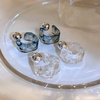 Boucles d'oreilles cerceaux 2023 Corée Clear acrylique géométrique en forme C pour femmes Tendances de la fête de voyage