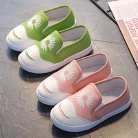 Chaussures athlétiques Toile d'enfants 2023 Été Girls Tissu garçons Baby Board Babe Korean Casual Flats in Kids Minute School