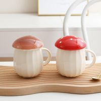 Tazze a tema funghi bottiglia d'acqua tazza di caffè in ceramica con copertura grigio e rosso due colori coppia regalo di famiglia carino