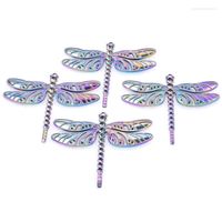 السحر 1pcs Openwork Dragonfly Insect Animal Metal Pendant Lainbow Color for Women Man Diy المجوهرات صنع مكونات قلادة