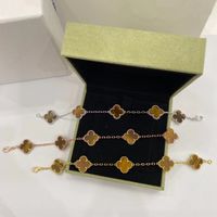 18K Gold Marke Luxus Clover Designer Charm Armbänder für Frauen Tigeree 4 Blatt Süßverbindungskette Armband Hochzeitsfeier Schmuck