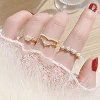 Anelli a grappolo squisito coreano micro intarsiato ad ala angolare imitazione pavimentazione anello di perle per donne bling cubico zircronico bague anillos bijouxclust