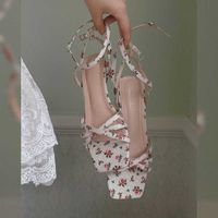 2022 moda casual nova verão feminino de flores médias abertas fuckle de fivela grossa sandálias ao ar livre 0130