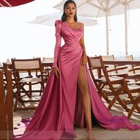 Um vestido de noite rosa quente sereia sereia longa lateral lateral dividido vestidos de baile novos vestidos de celebridades de chegada