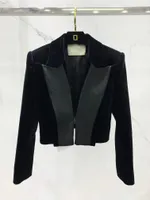 La última chaqueta para mujeres Velvet de primavera a principios de primavera con chaqueta corta de cuero exclusiva de la tela acetate popular personalizada de moda avanzada textura completa